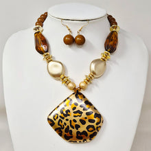 Load image into Gallery viewer, Chunky Leopard Print Pendant Plate Statement Necklace
