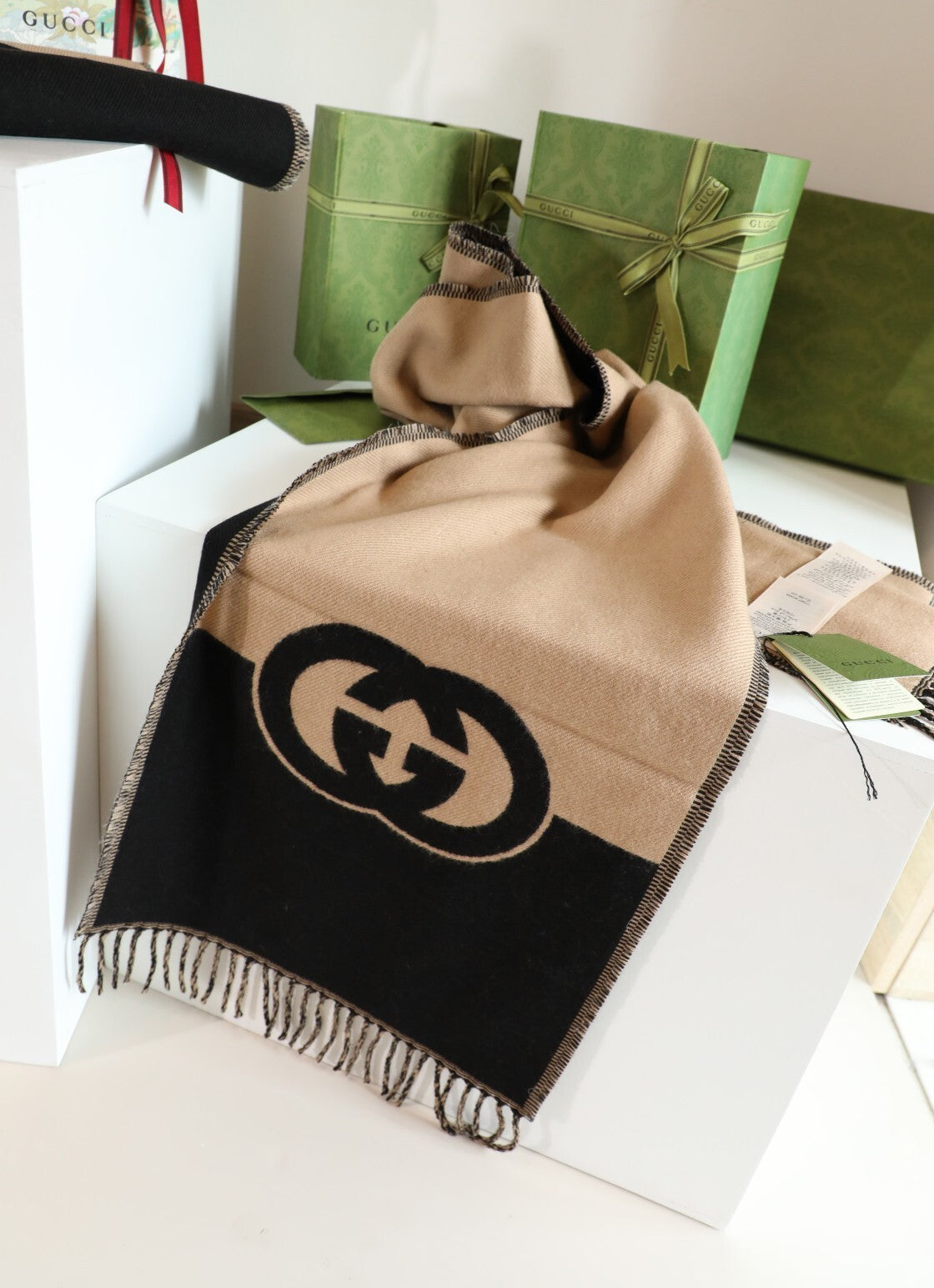 Scarf-G10