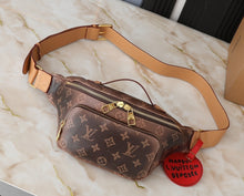 Load image into Gallery viewer, Distressed Bumbag