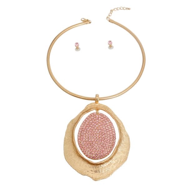 Metal Pendant Choker-Pink